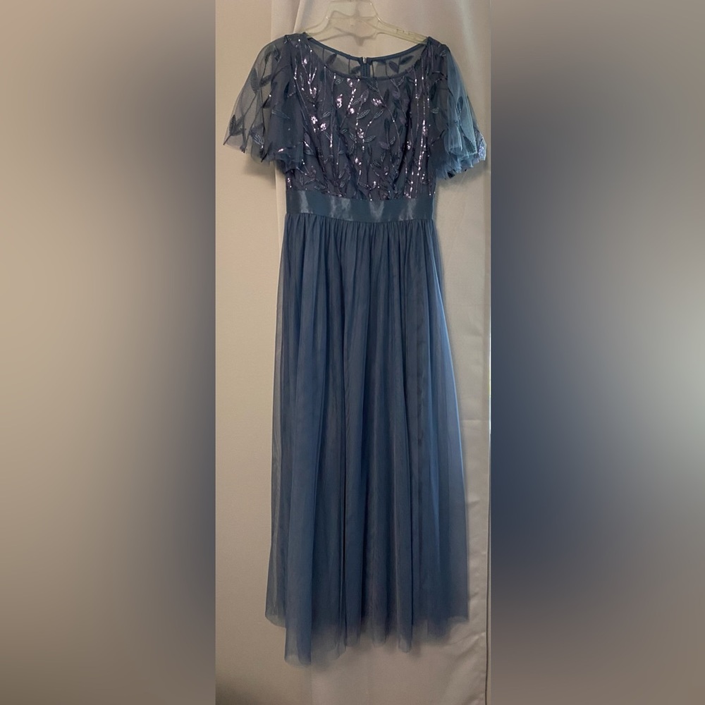 Ever-Pretty Embroidery & Sequin Bodice Mesh Prom Dress